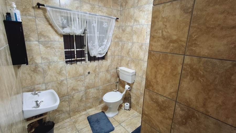 4 Bedroom Property for Sale in Roodia Free State